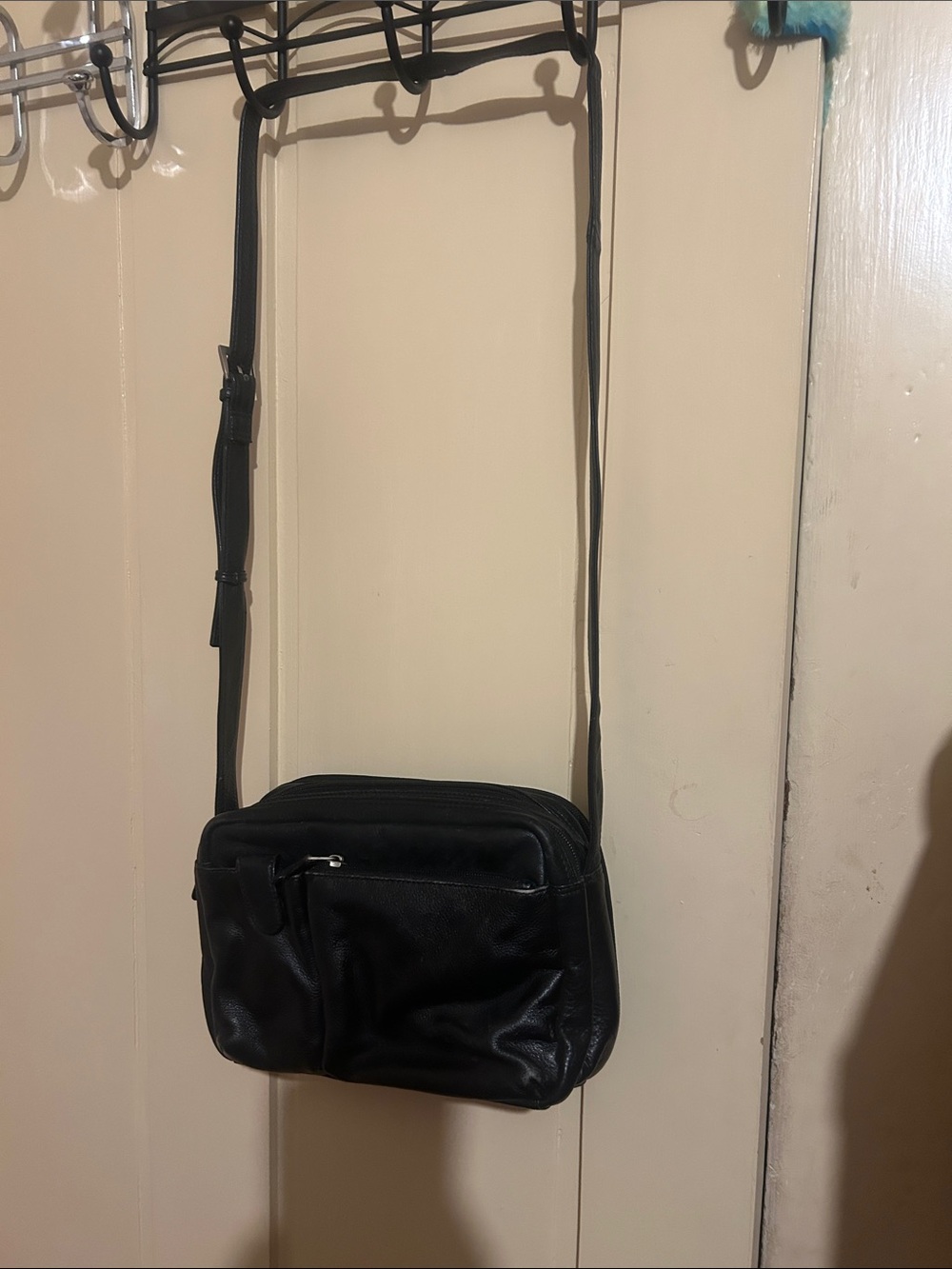 Classic Black Leather Crossbody Bag with Front Zip Pocket